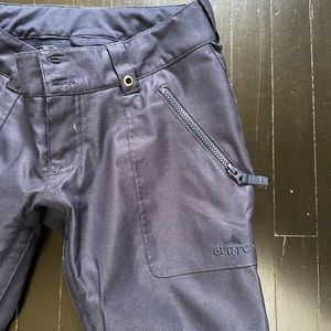 Burton women’s snowboarding pants, XS. Navy blue